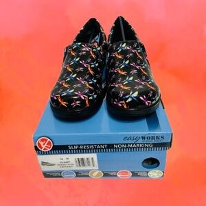 Easy Street, Women’s Tiffany Slip Resistant Clogs 10M Dragonfly Patent